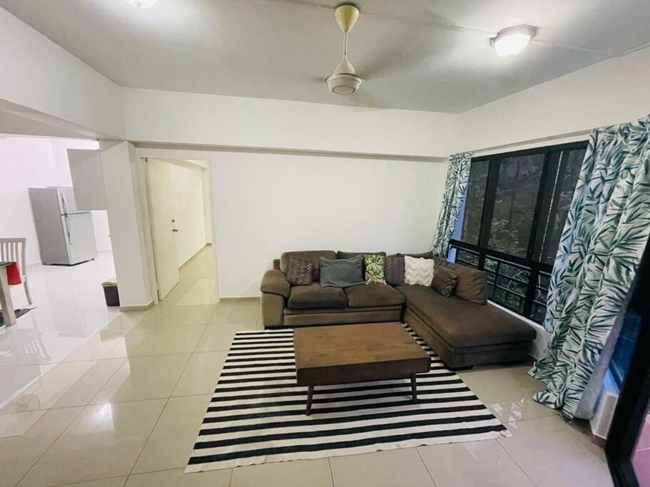 Kk Jungle Hideaway Lovely Apartment 5 Mins Walk To Town โกตาคินาบาลู ภายนอก รูปภาพ