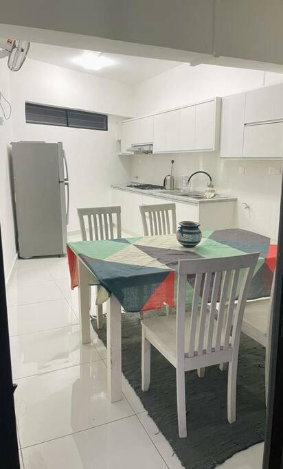 Kk Jungle Hideaway Lovely Apartment 5 Mins Walk To Town โกตาคินาบาลู ภายนอก รูปภาพ